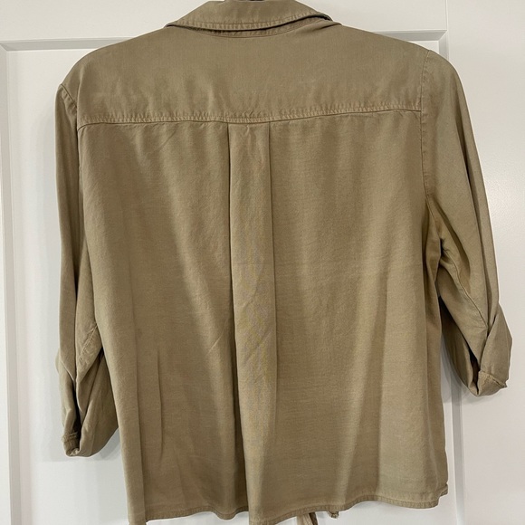 Cloth and stone tie blouse. Size XL but fits like a large. - Picture 3 of 4